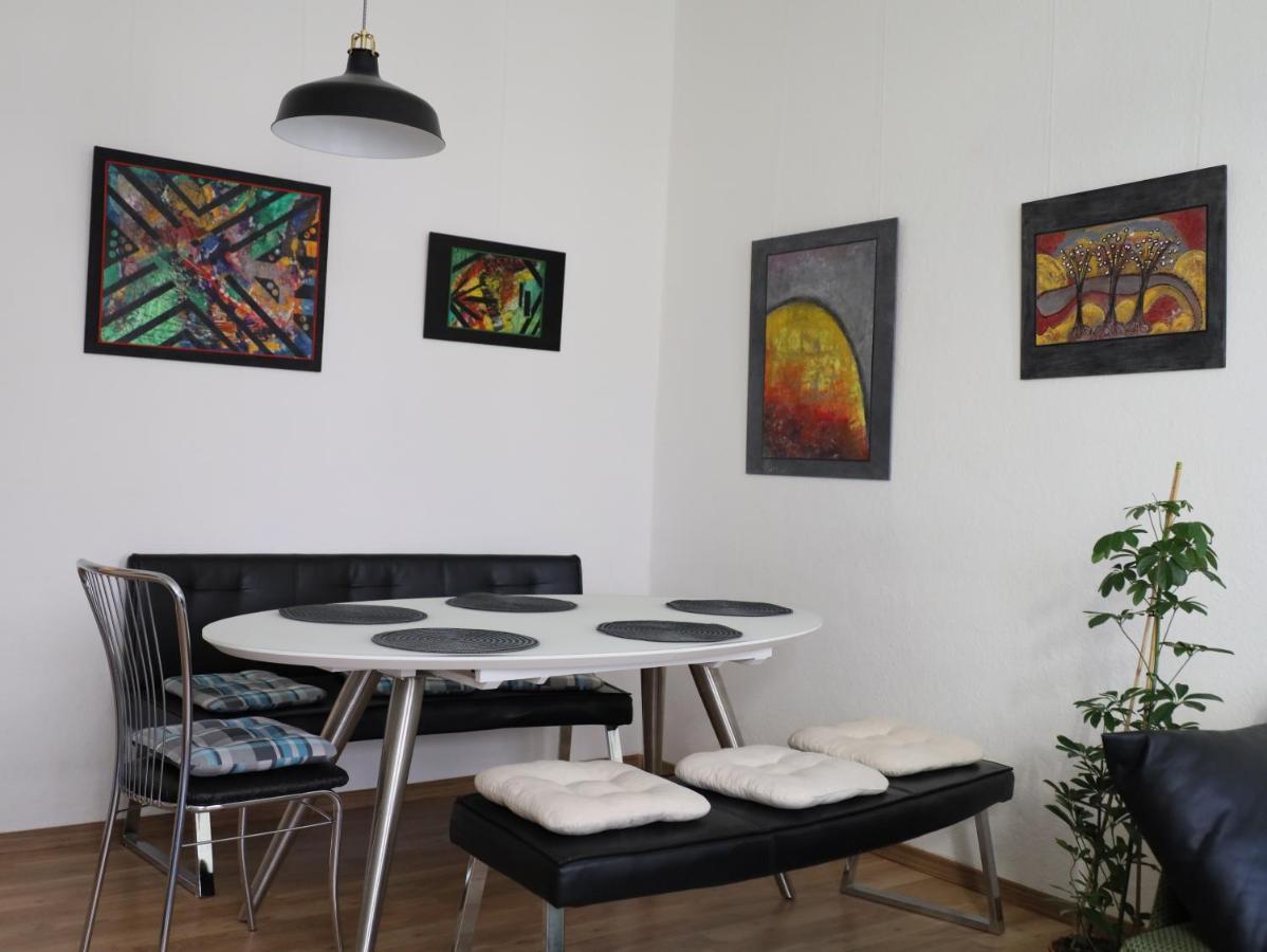 Ferienwohnungen In Der Kunstgalerie Charlie Und Jenny Хемниц Экстерьер фото